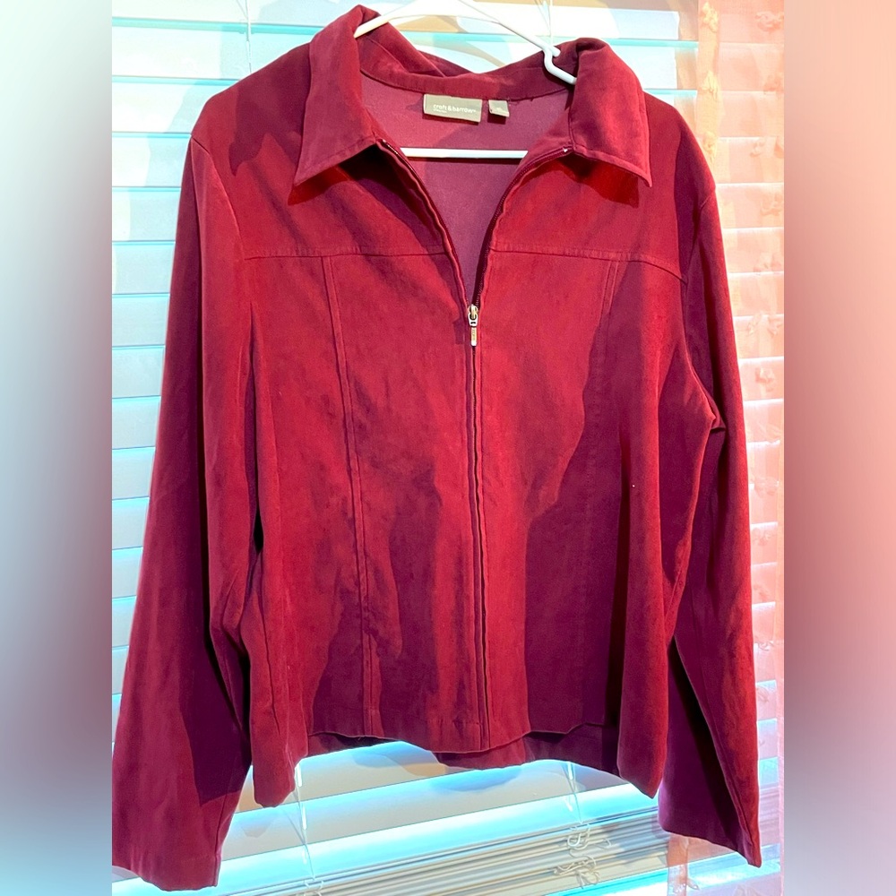 Full Zipper light weight jacket. Grandma chic like new used condition.